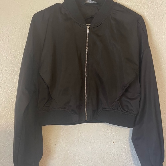 Zara Bomber Jacket with pockets. Size XS - Picture 4 of 9